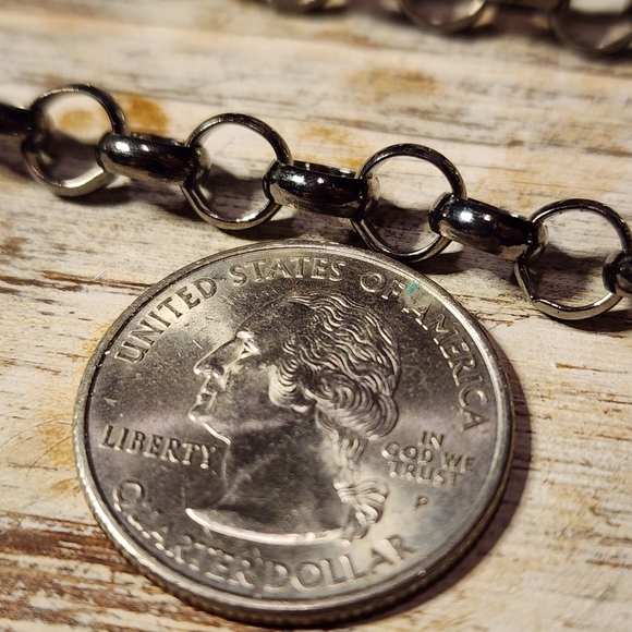 Simple yet Busy and Sexy Layered Chain Necklace . 36 inches - Picture 7 of 12